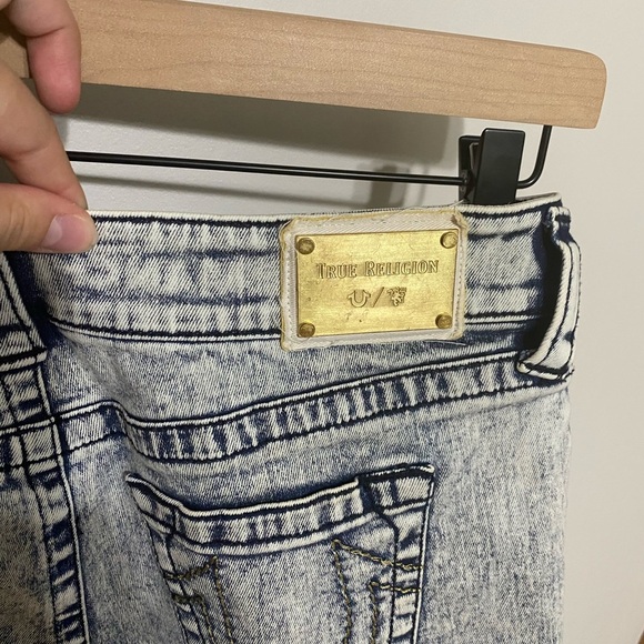 True Religion Manchester United Blue Acid Wash Jean Shorts - Picture 4 of 6